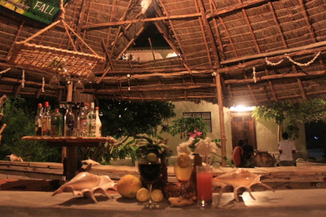 Mfumbwi Lodge Джамбиани Экстерьер фото